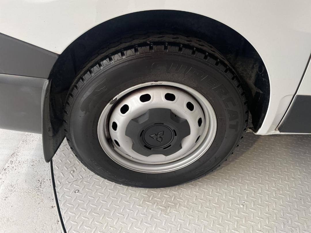 Photo '12' of Mitsubishi Express