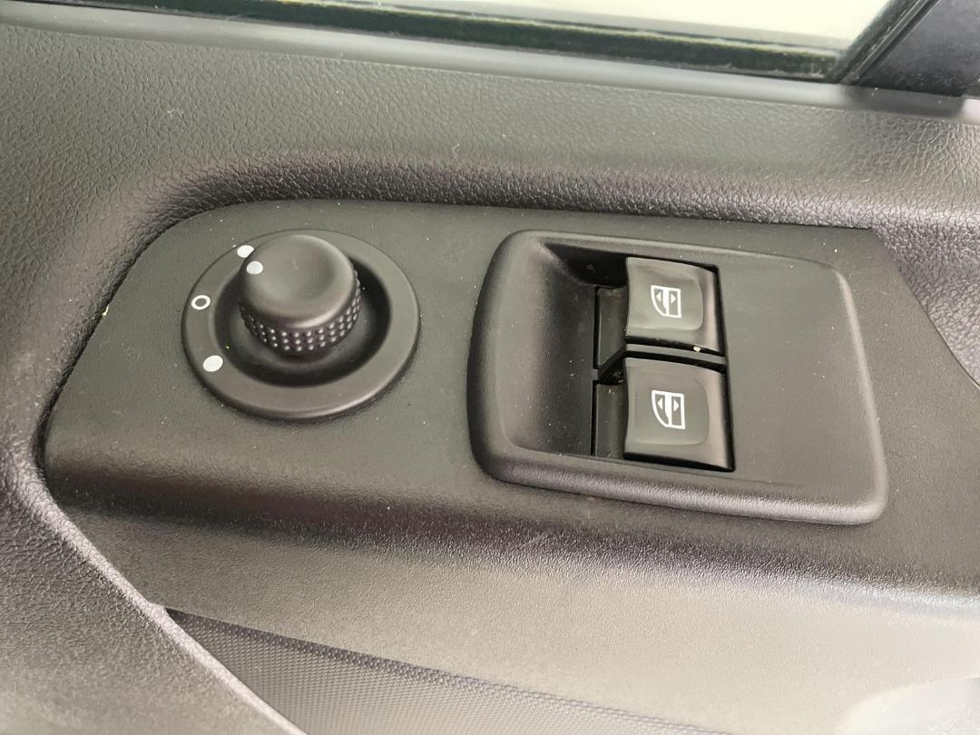 Photo '22' of Mitsubishi Express