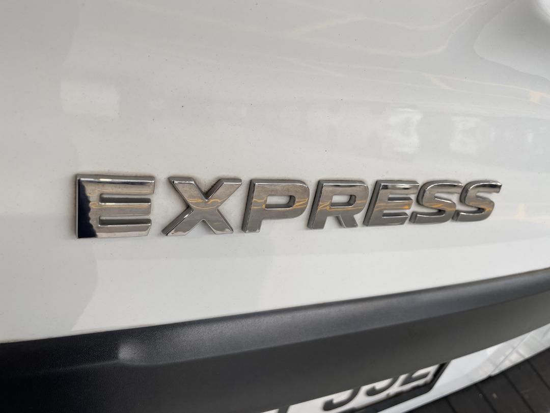 Photo '34' of Mitsubishi Express