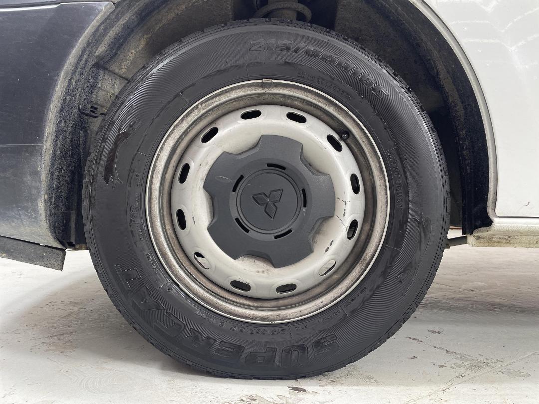 Photo '10' of Mitsubishi Express