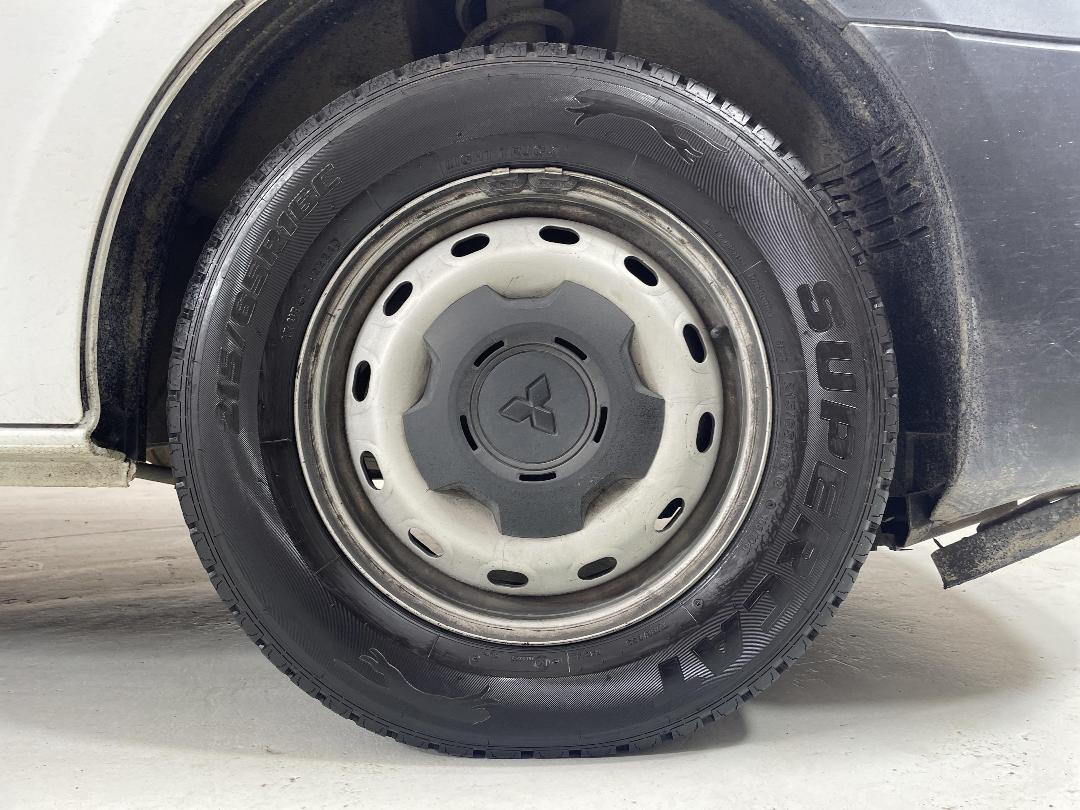 Photo '9' of Mitsubishi Express