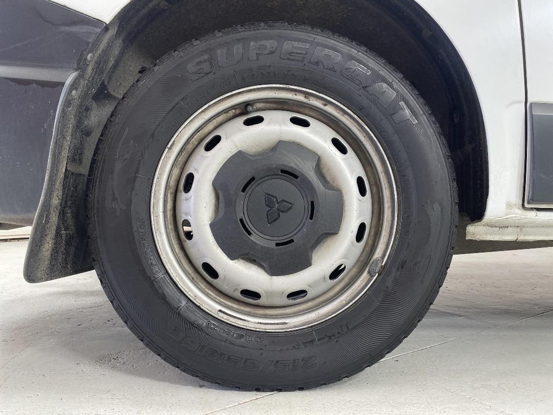 Photo '12' of Mitsubishi Express