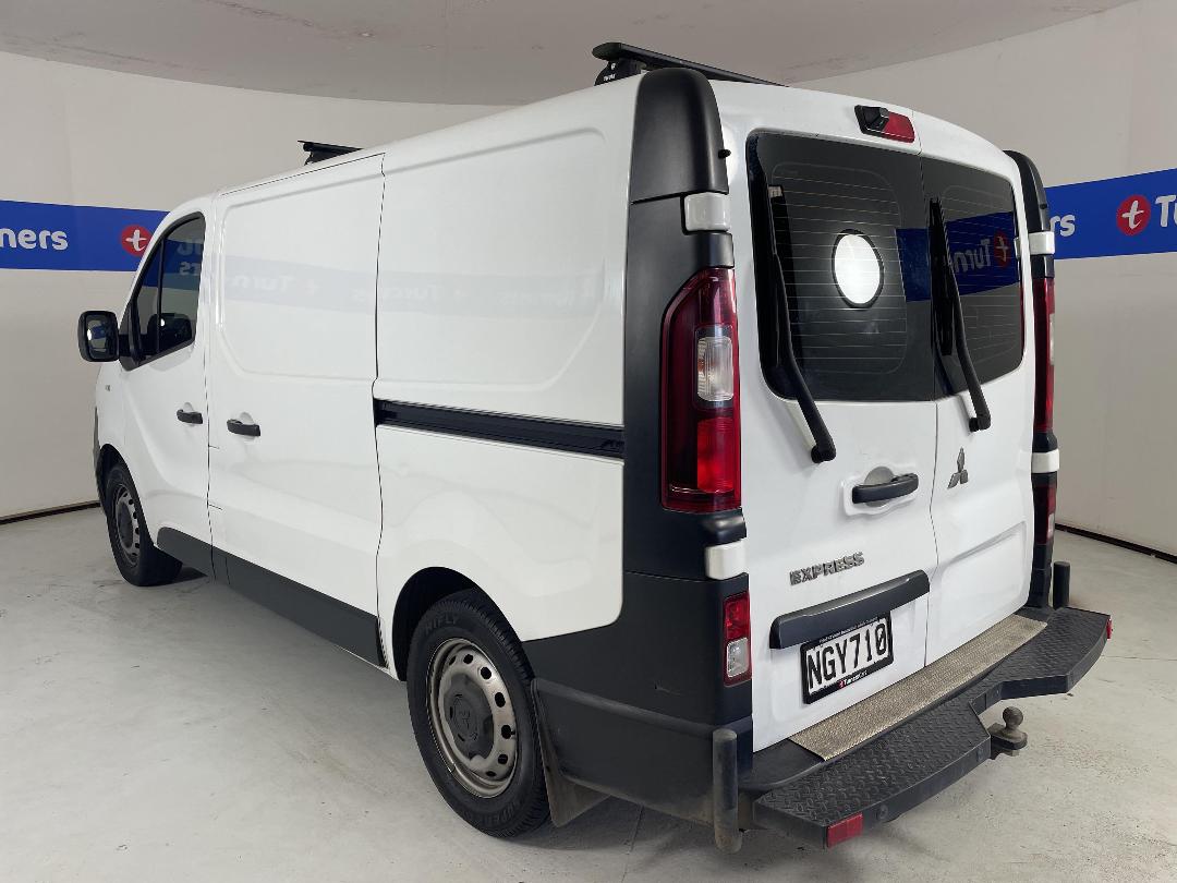 Photo '5' of Mitsubishi Express