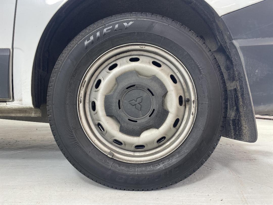 Photo '11' of Mitsubishi Express