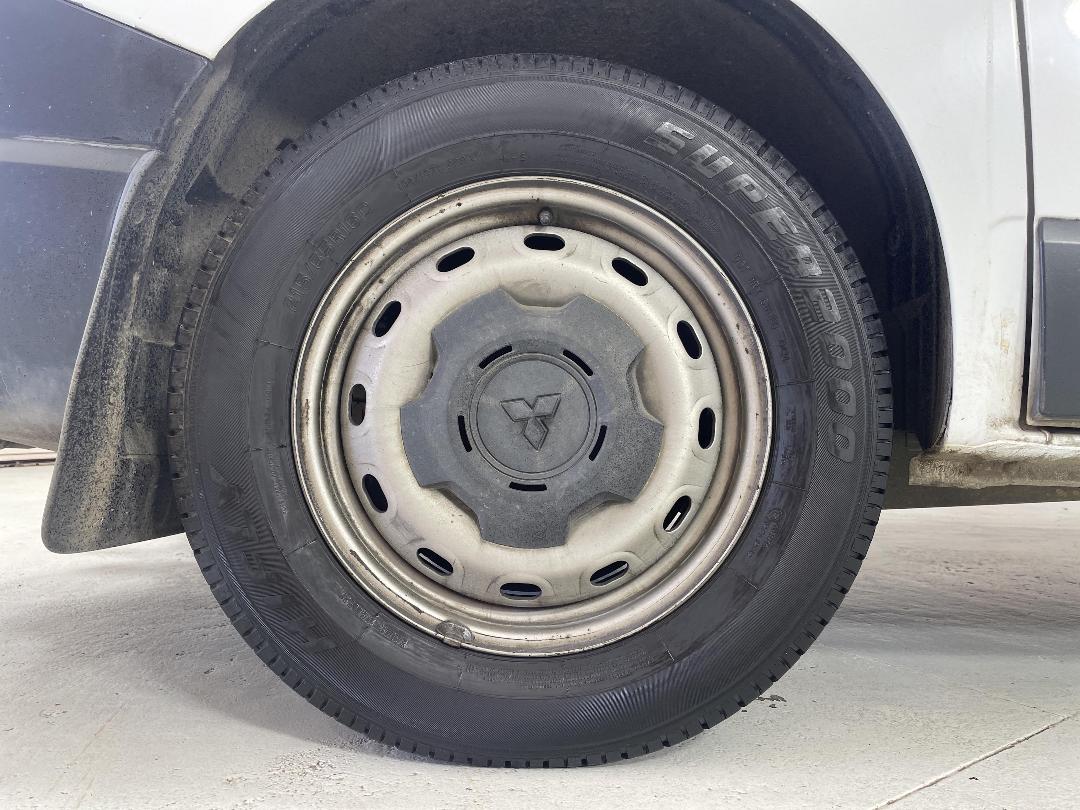 Photo '12' of Mitsubishi Express