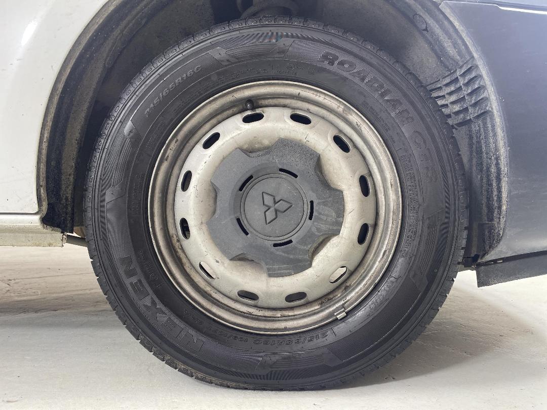 Photo '9' of Mitsubishi Express