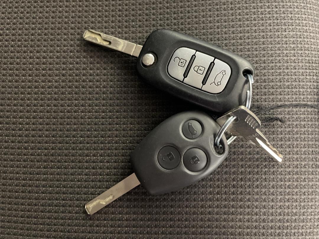 Photo '21' of Mitsubishi Express