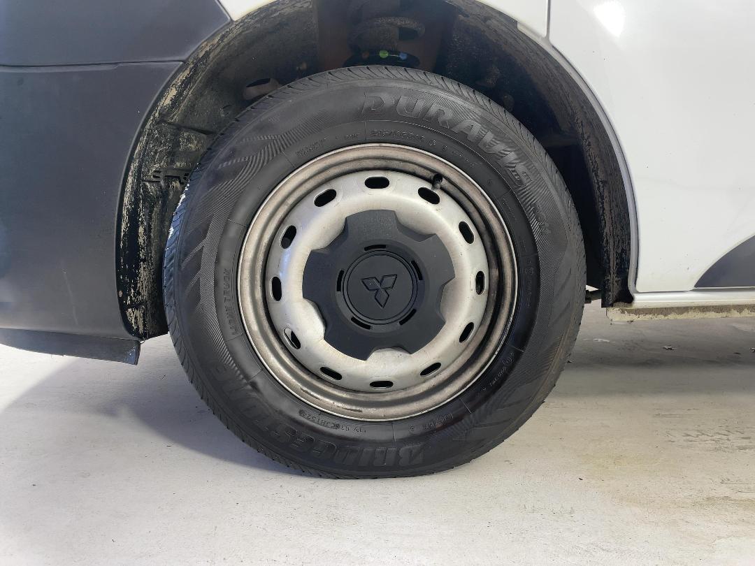 Photo '10' of Mitsubishi Express Photo '10' of Mitsubishi Express