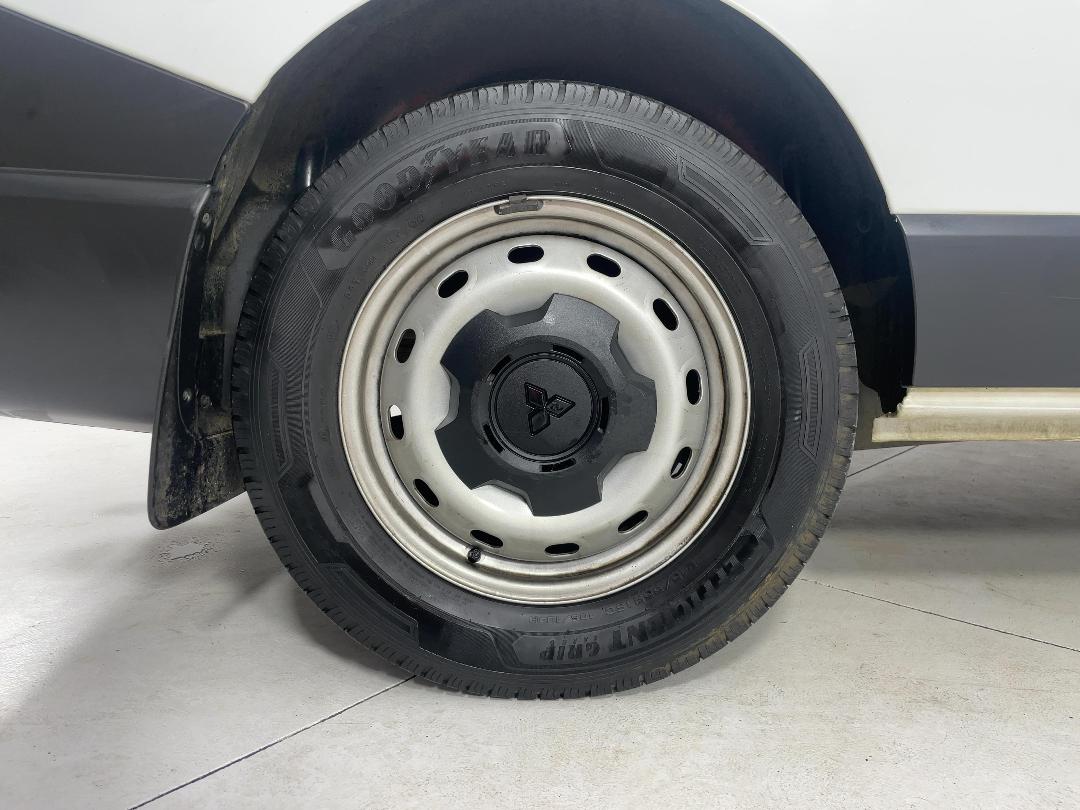 Photo '12' of Mitsubishi Express Photo '12' of Mitsubishi Express