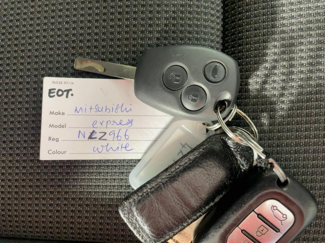 Photo '22' of Mitsubishi Express Photo '22' of Mitsubishi Express