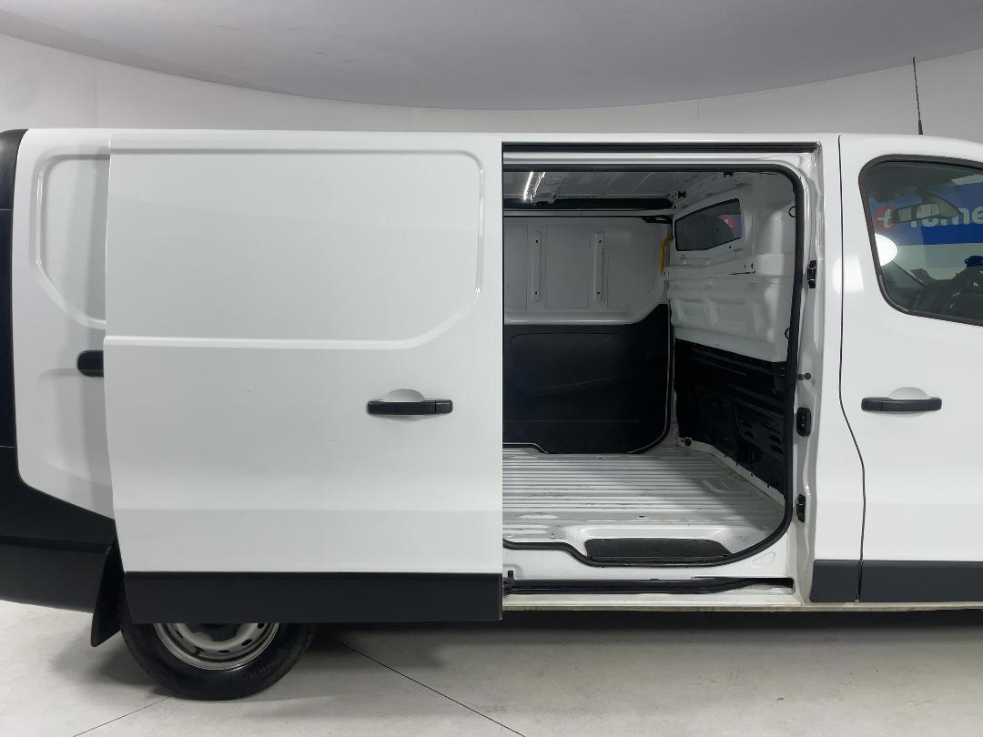 Photo '19' of Mitsubishi Express Photo '19' of Mitsubishi Express