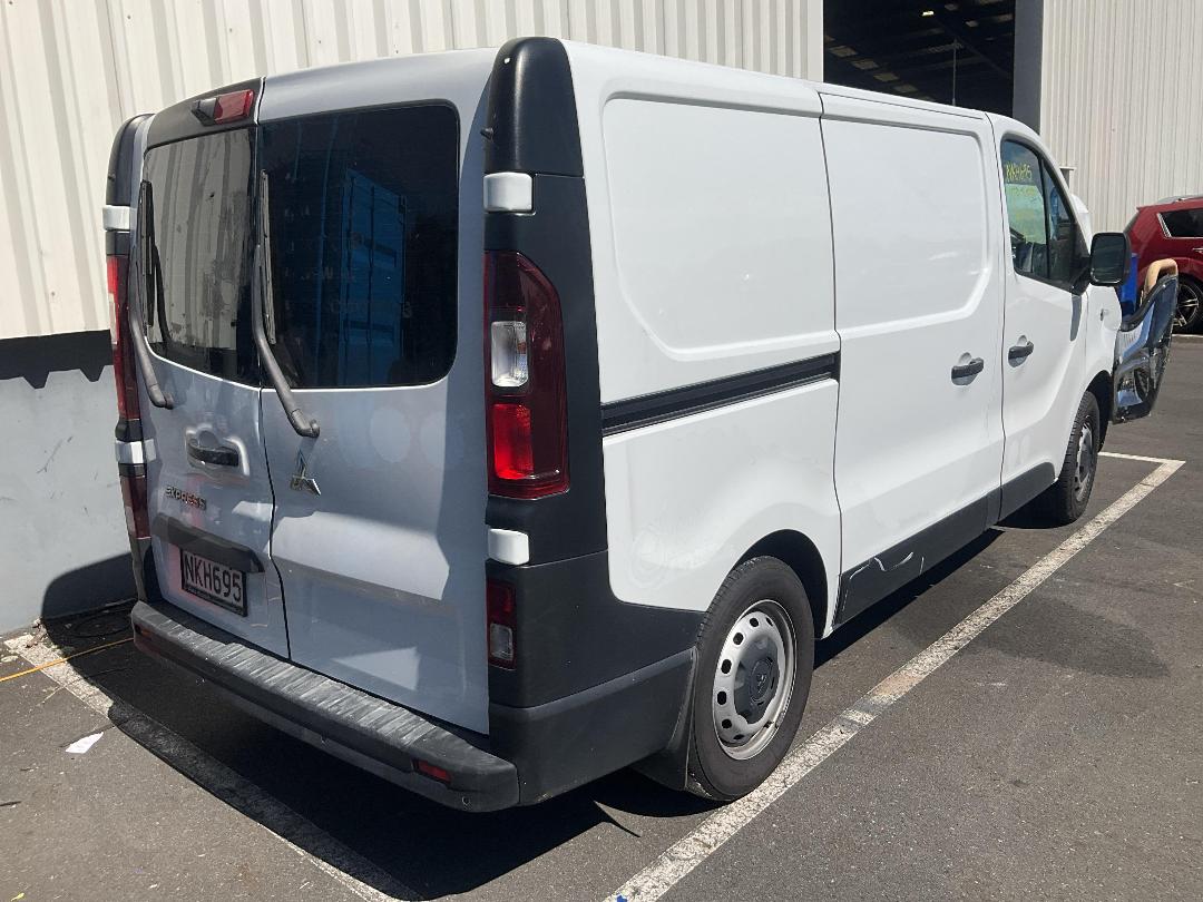 Photo '4' of Mitsubishi Express SWB