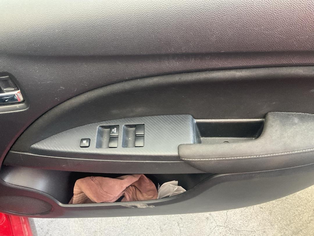 Photo '8' of Mitsubishi Mirage XLS