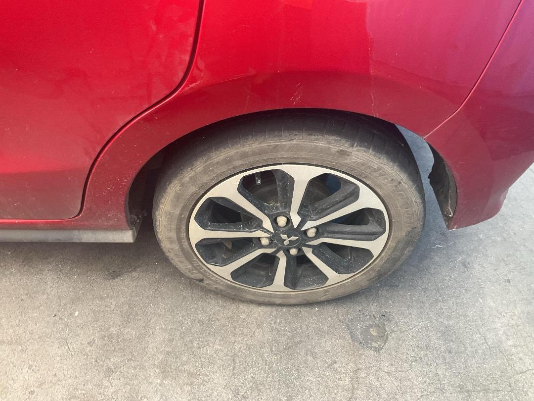 Photo '18' of Mitsubishi Mirage XLS