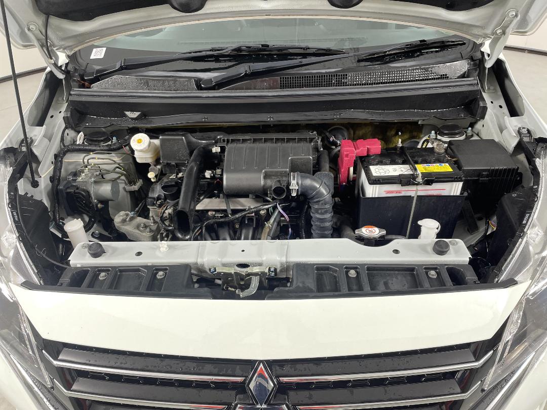 Photo '13' of Mitsubishi Mirage