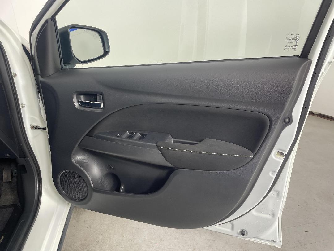 Photo '15' of Mitsubishi Mirage