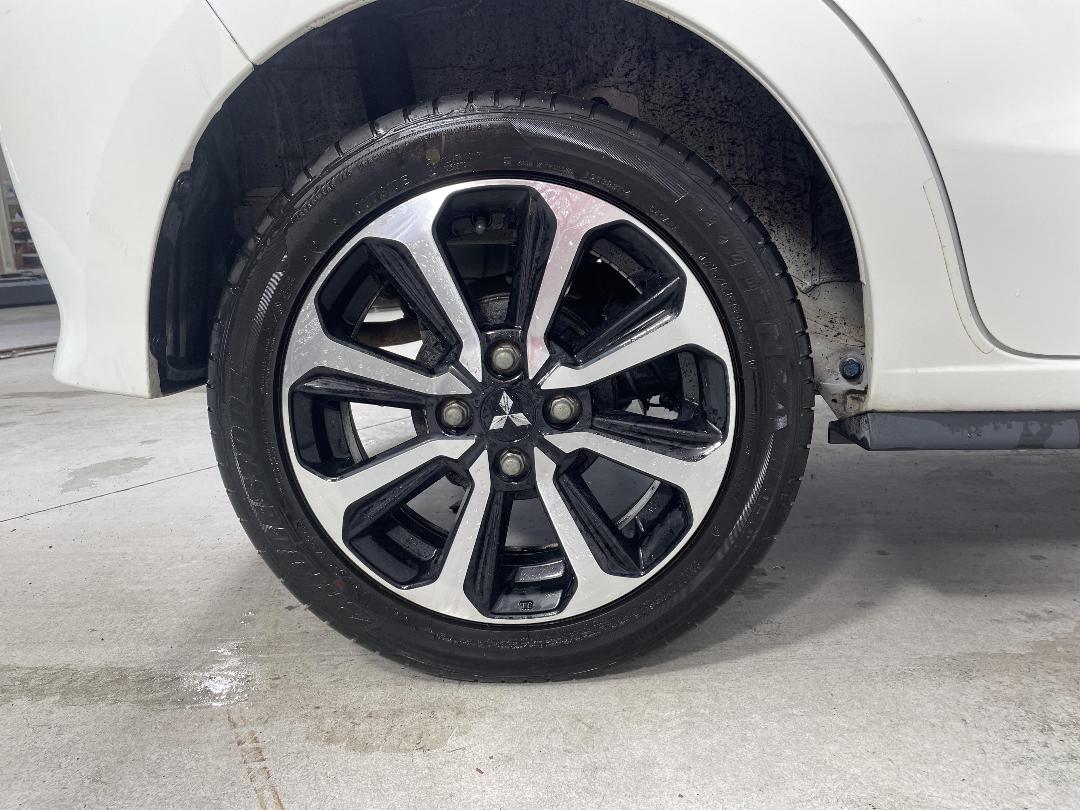 Photo '12' of Mitsubishi Mirage