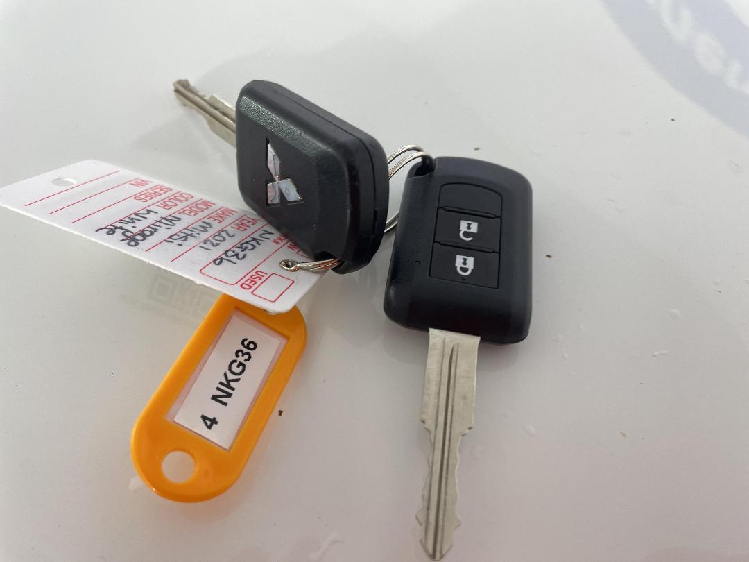 Photo '22' of Mitsubishi Mirage