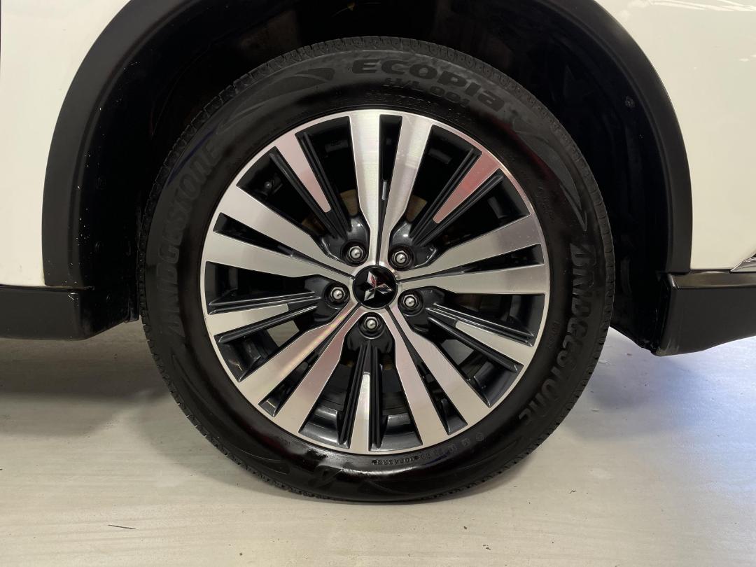 Photo '9' of Mitsubishi Outlander Photo '9' of Mitsubishi Outlander