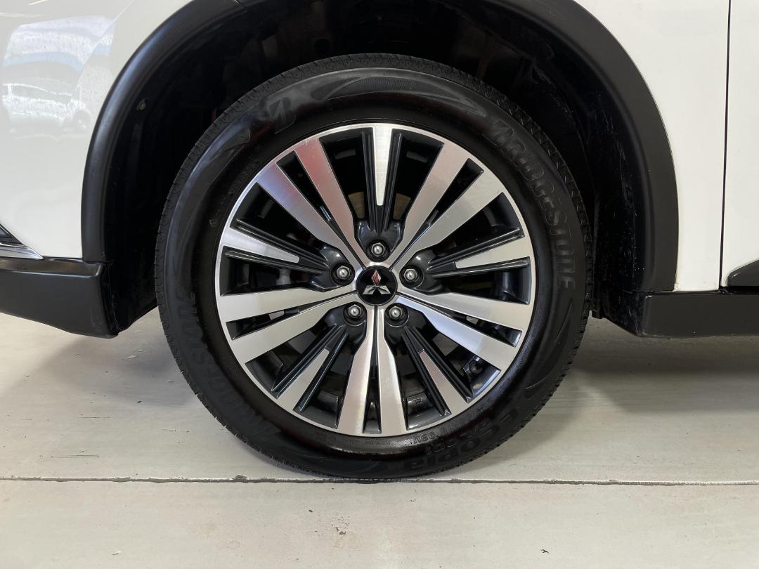 Photo '10' of Mitsubishi Outlander Photo '10' of Mitsubishi Outlander