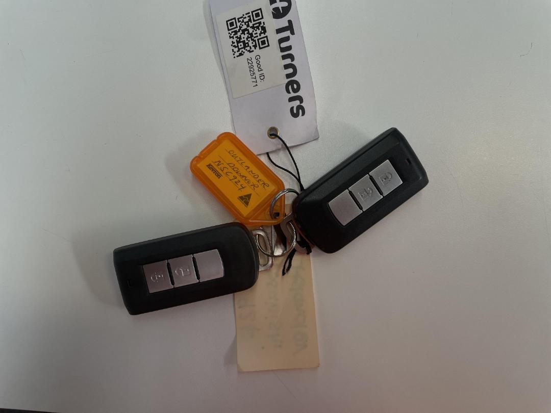 Photo '22' of Mitsubishi Outlander Photo '22' of Mitsubishi Outlander