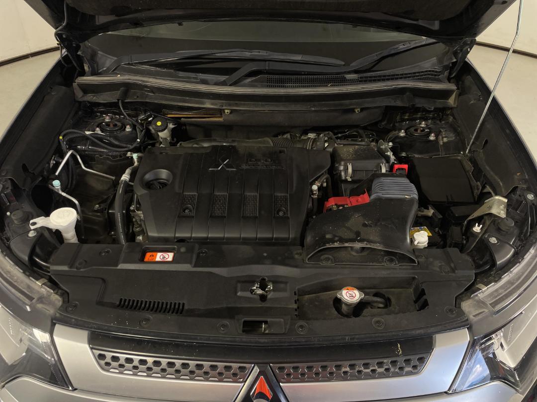 Photo '13' of Mitsubishi Outlander Photo '13' of Mitsubishi Outlander