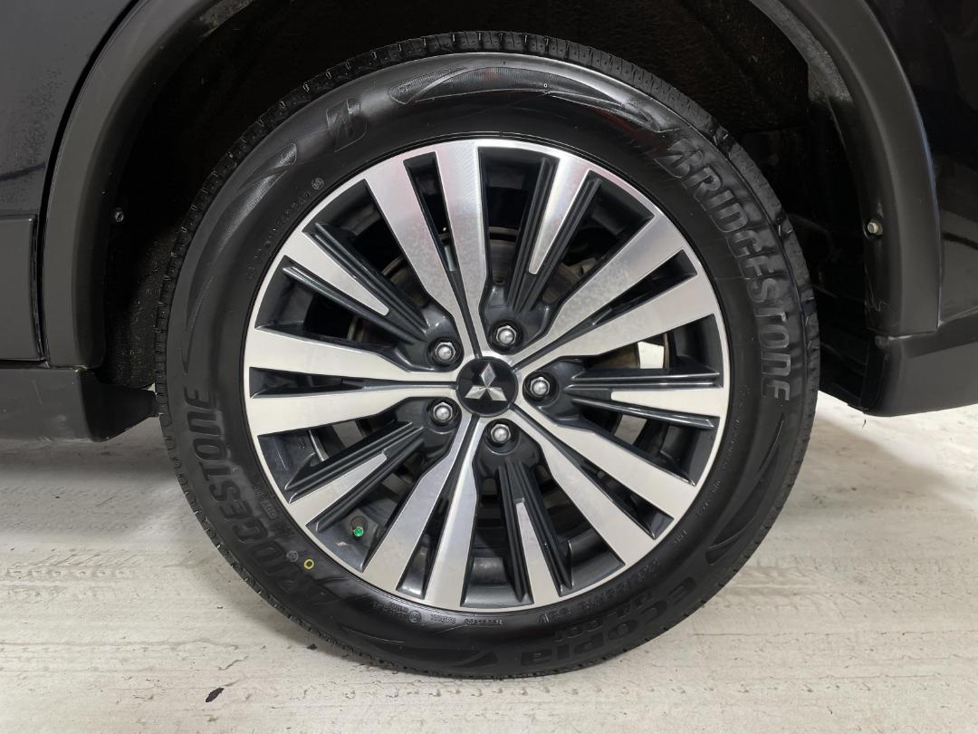 Photo '11' of Mitsubishi Outlander Photo '11' of Mitsubishi Outlander