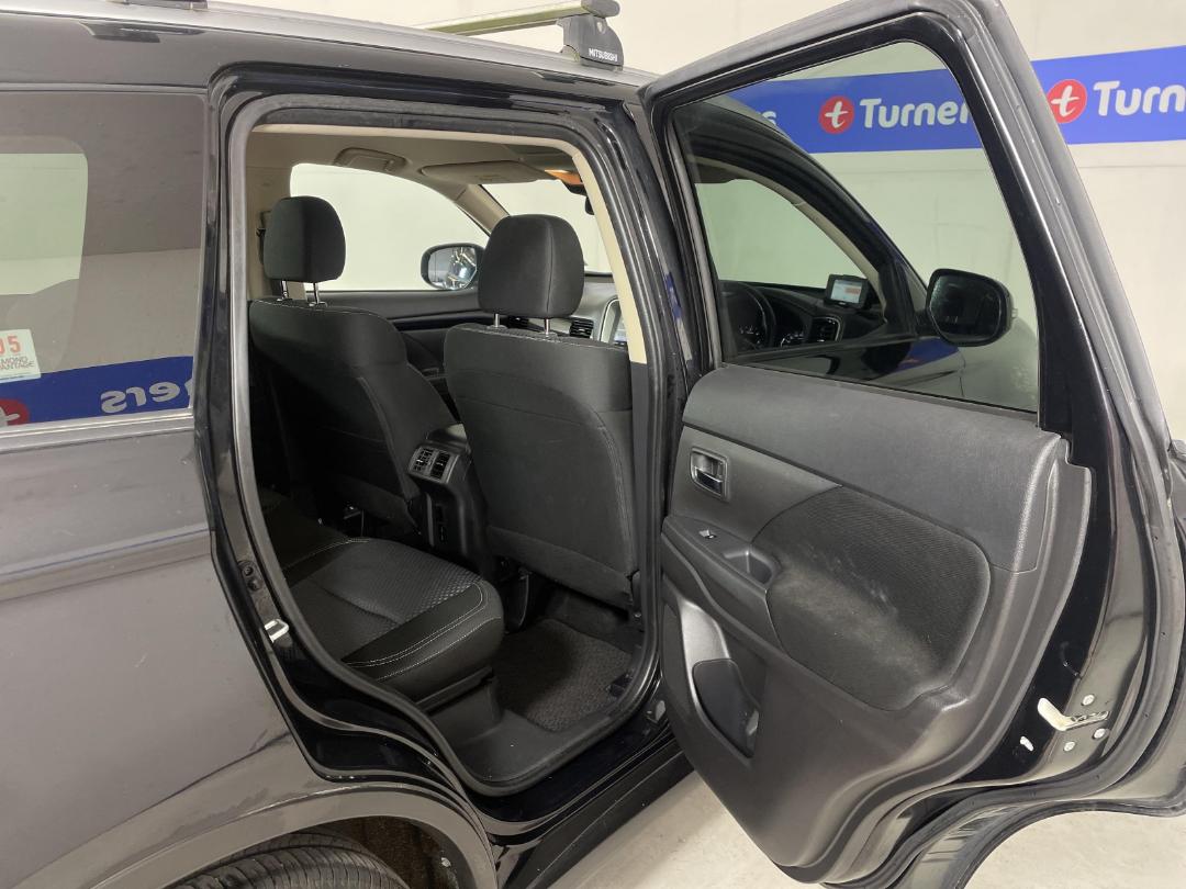 Photo '19' of Mitsubishi Outlander Photo '19' of Mitsubishi Outlander