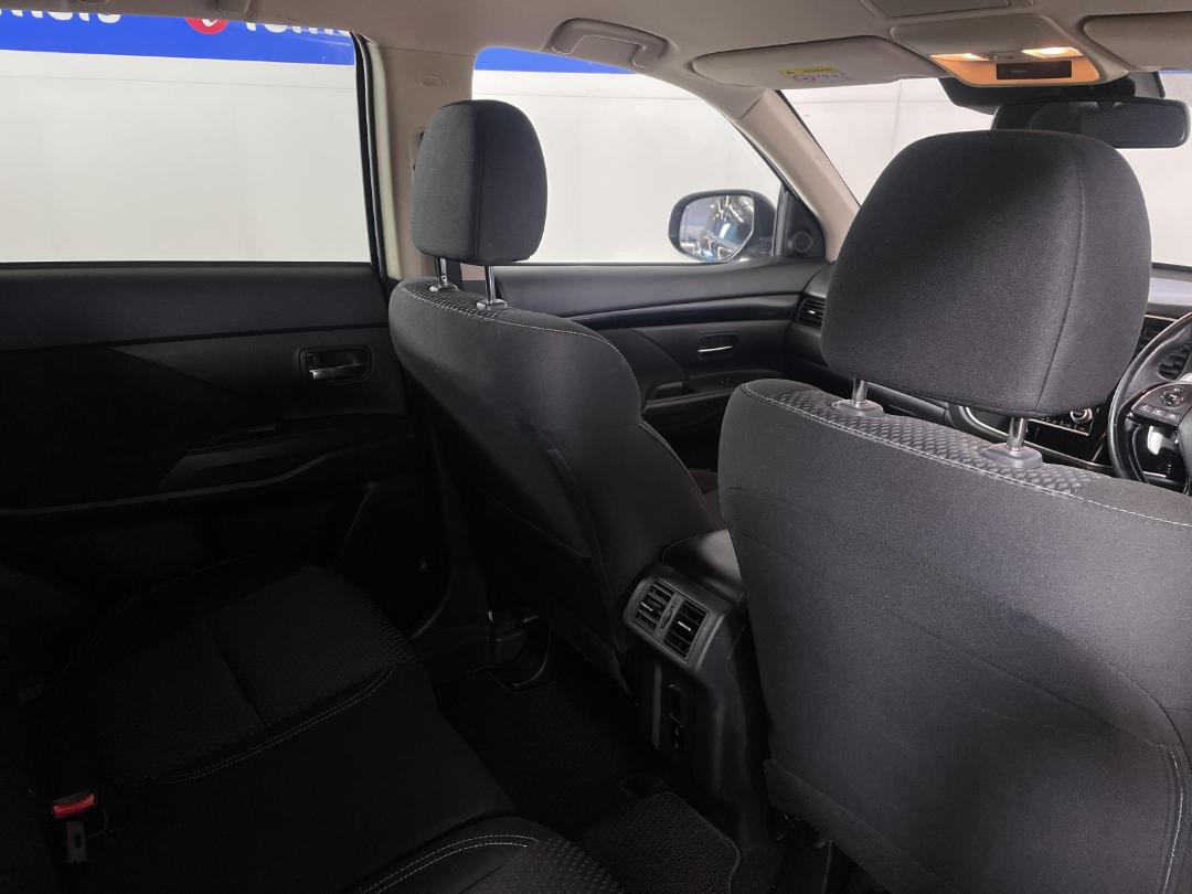 Photo '20' of Mitsubishi Outlander Photo '20' of Mitsubishi Outlander