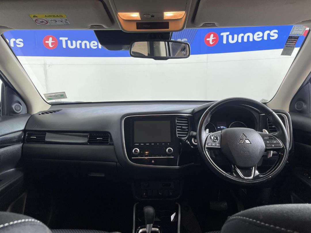 Photo '17' of Mitsubishi Outlander Photo '17' of Mitsubishi Outlander