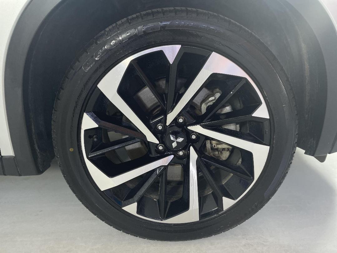 Photo '9' of Mitsubishi Outlander