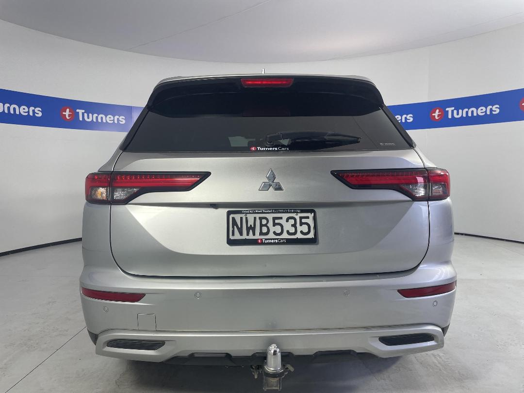 Photo '6' of Mitsubishi Outlander