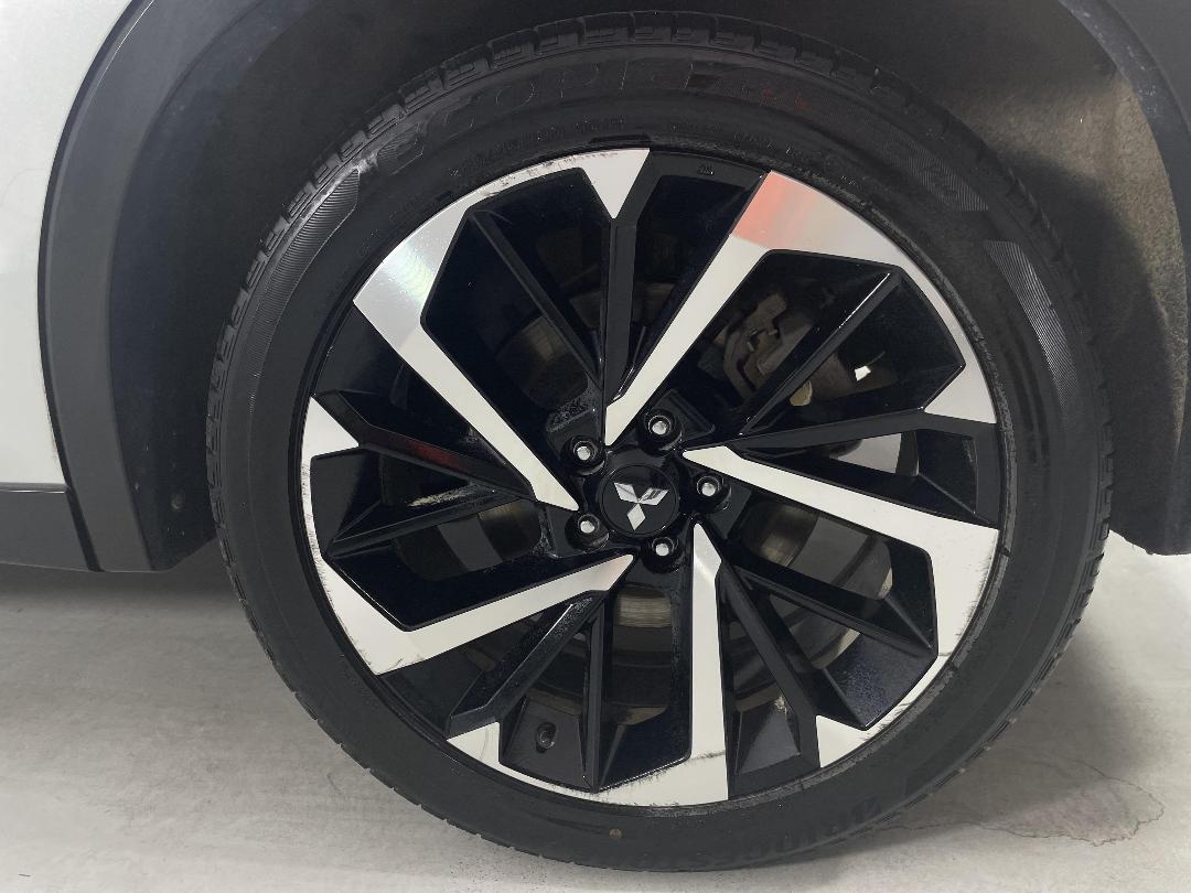 Photo '11' of Mitsubishi Outlander