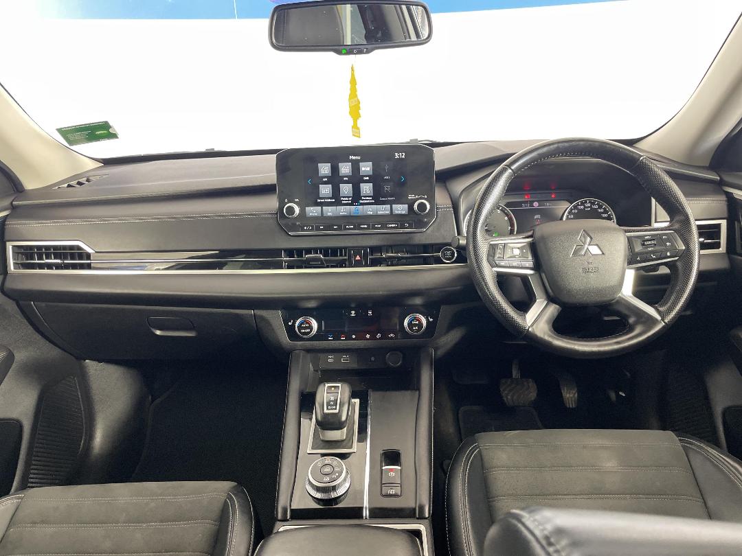 Photo '17' of Mitsubishi Outlander