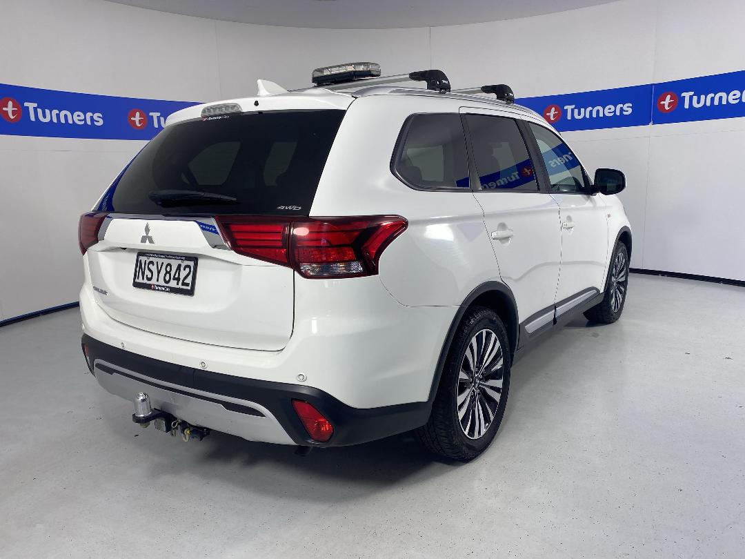 Photo '7' of Mitsubishi Outlander