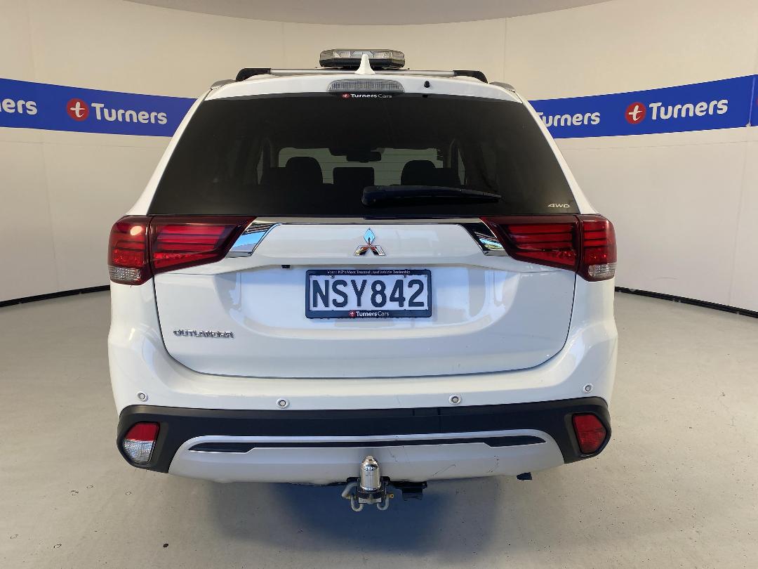 Photo '6' of Mitsubishi Outlander