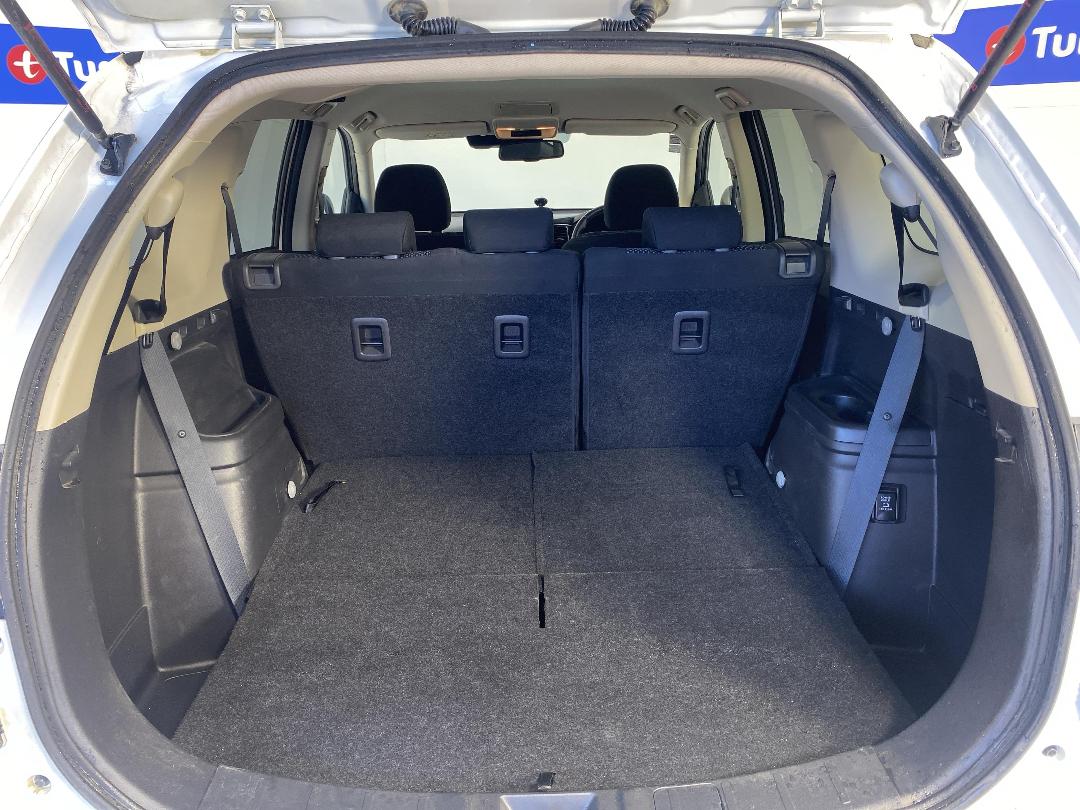 Photo '14' of Mitsubishi Outlander