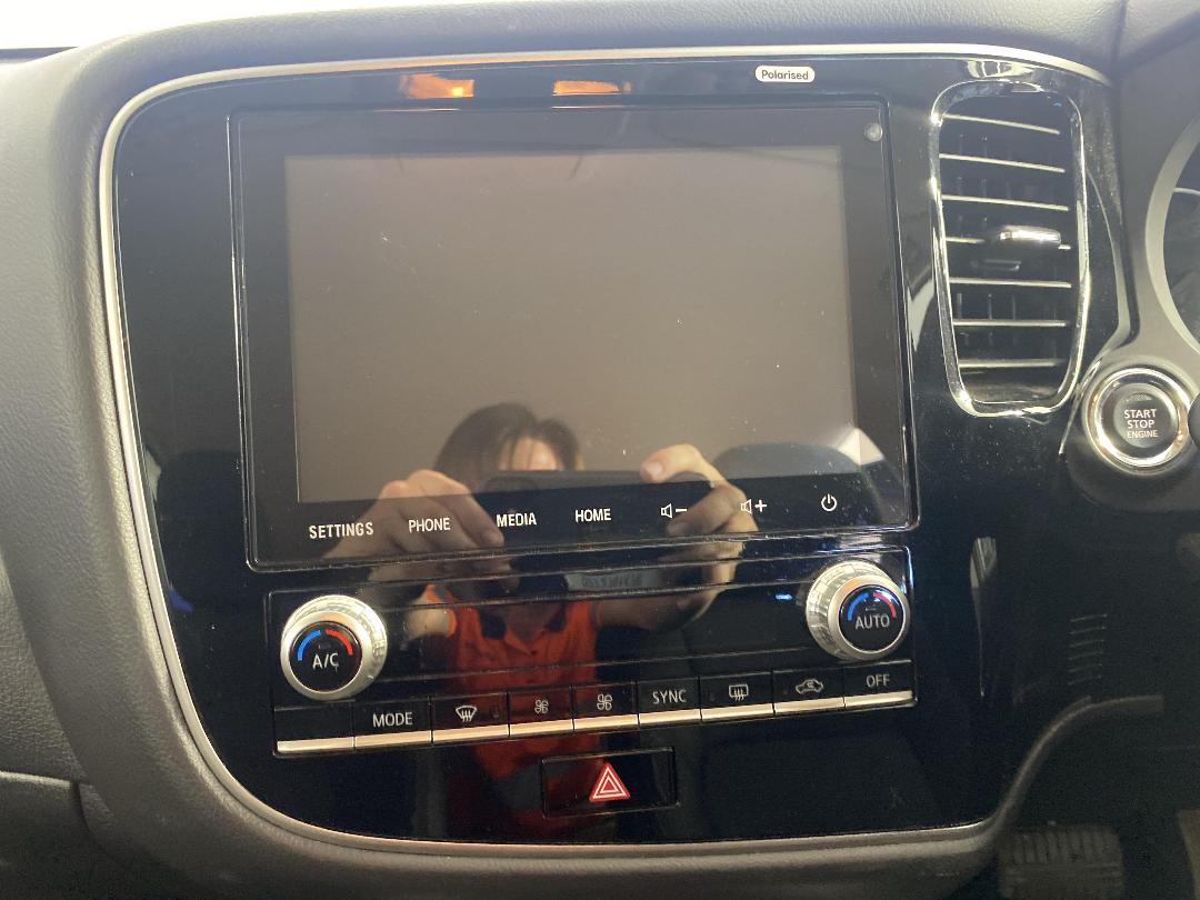 Photo '18' of Mitsubishi Outlander