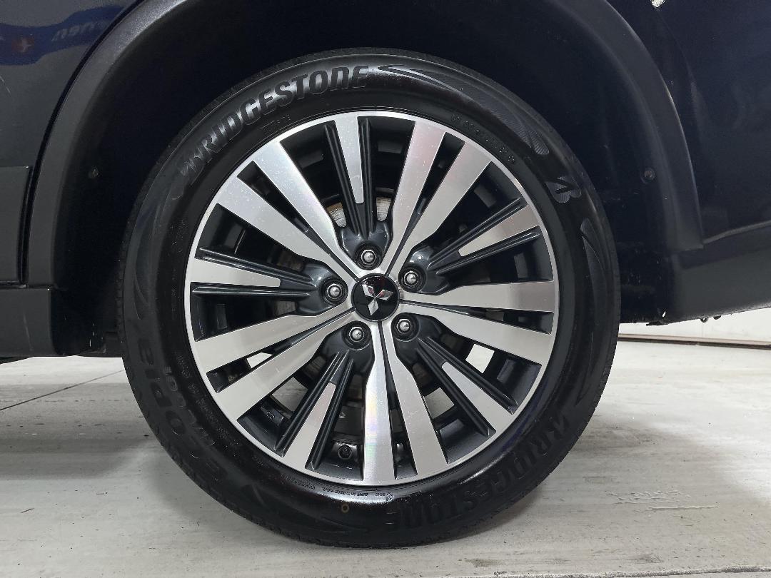 Photo '11' of Mitsubishi Outlander Photo '11' of Mitsubishi Outlander