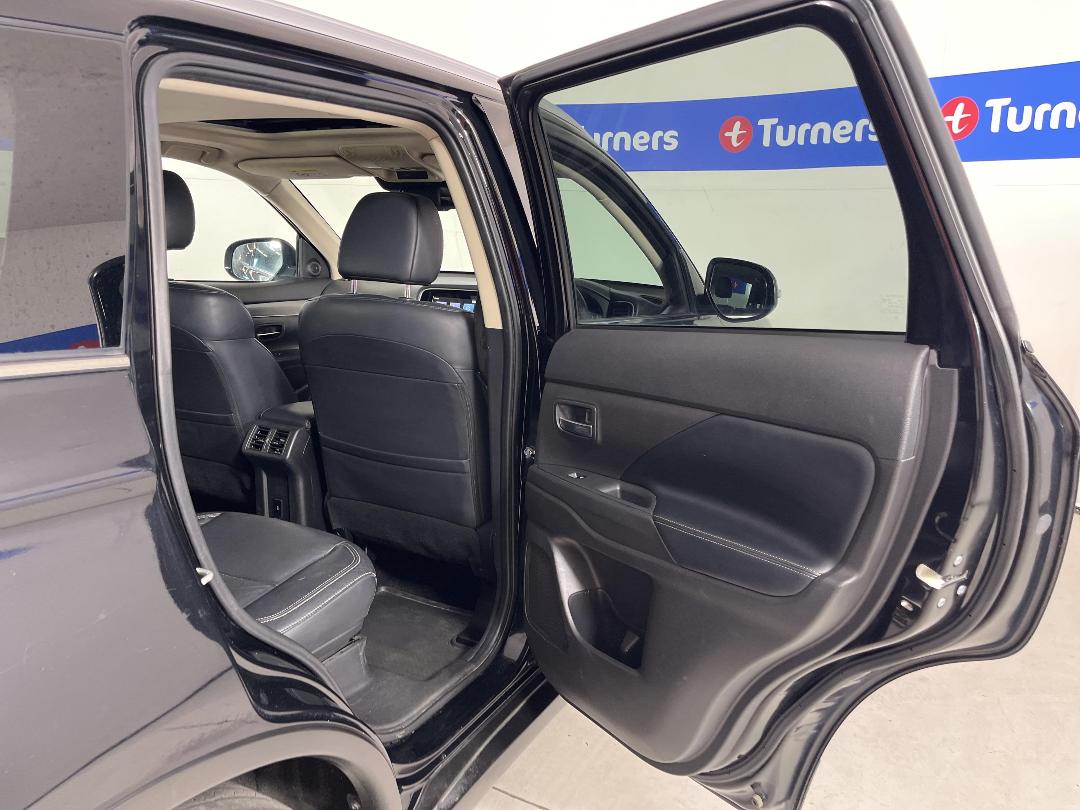 Photo '19' of Mitsubishi Outlander Photo '19' of Mitsubishi Outlander