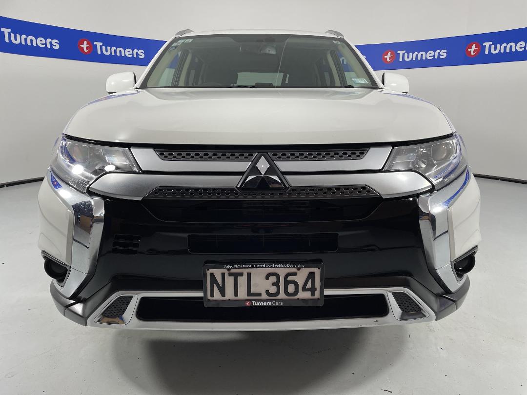 Photo '2' of Mitsubishi Outlander