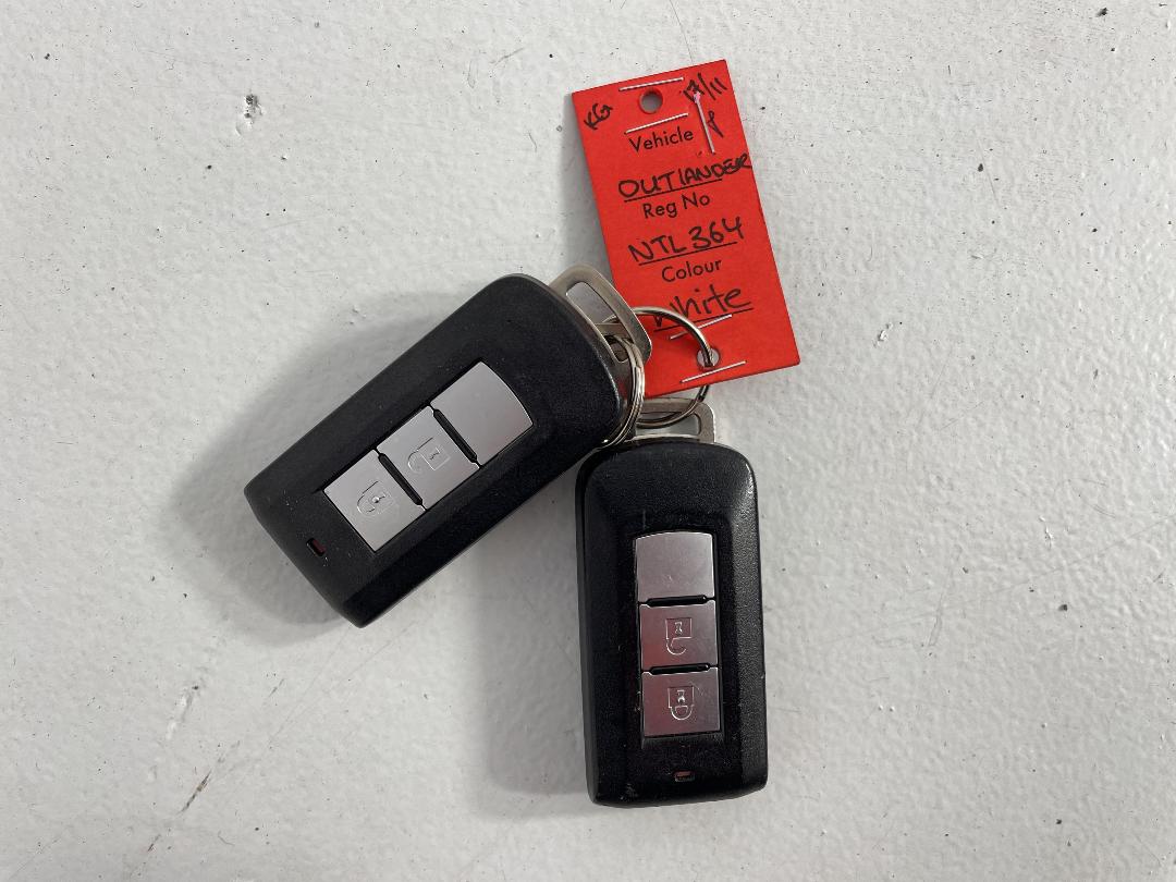 Photo '22' of Mitsubishi Outlander