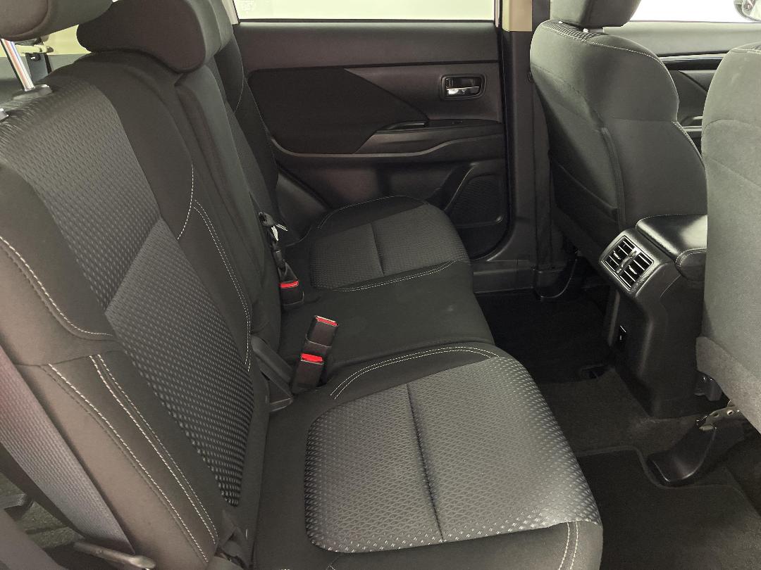 Photo '20' of Mitsubishi Outlander