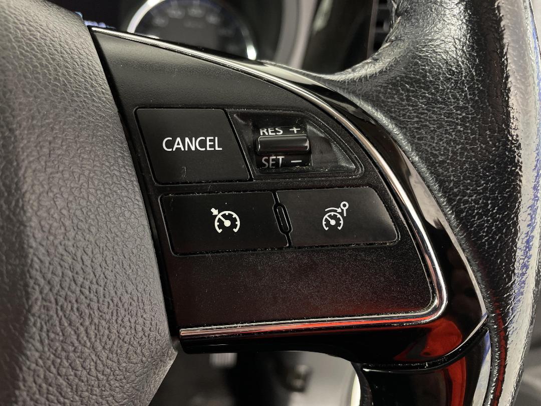 Photo '25' of Mitsubishi Outlander