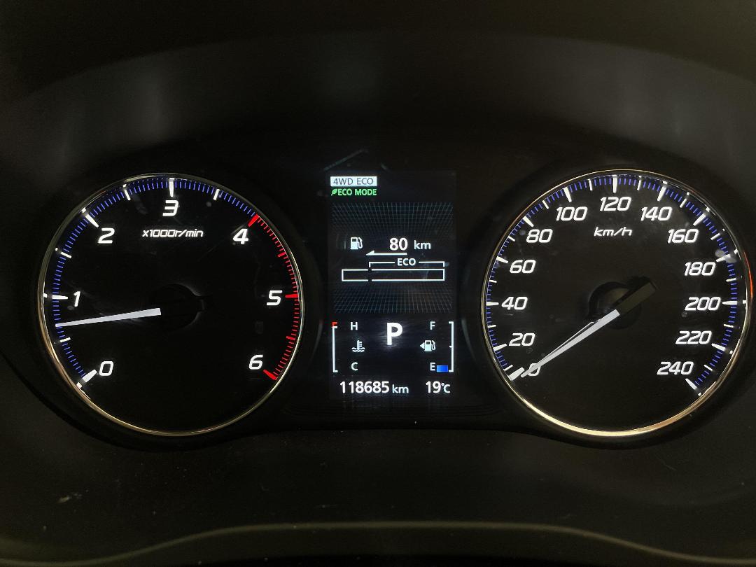 Photo '21' of Mitsubishi Outlander