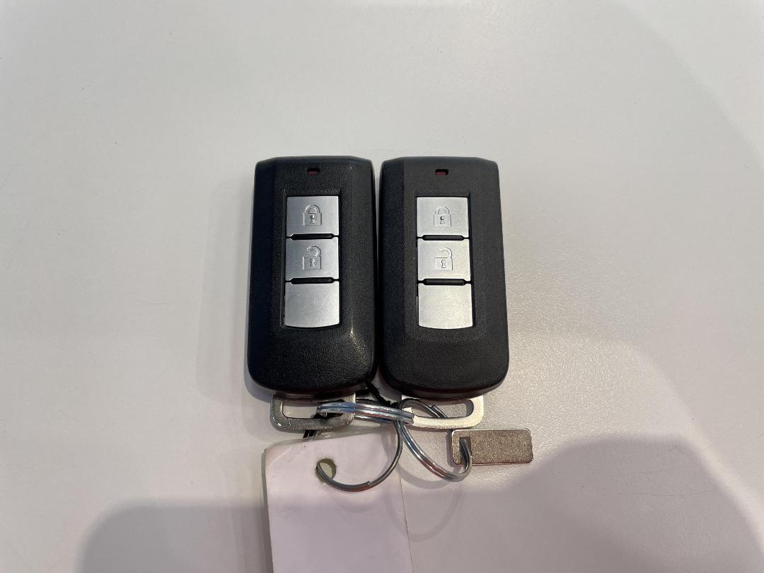 Photo '22' of Mitsubishi Outlander