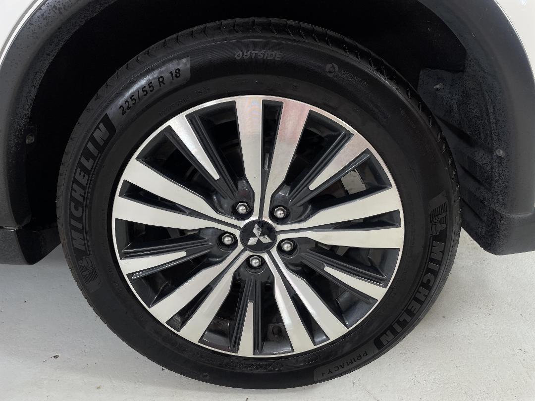 Photo '11' of Mitsubishi Outlander