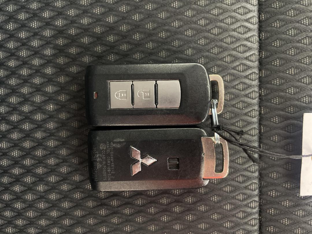 Photo '22' of Mitsubishi Outlander