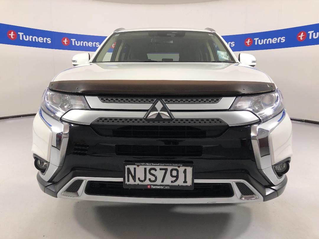 Photo '2' of Mitsubishi Outlander