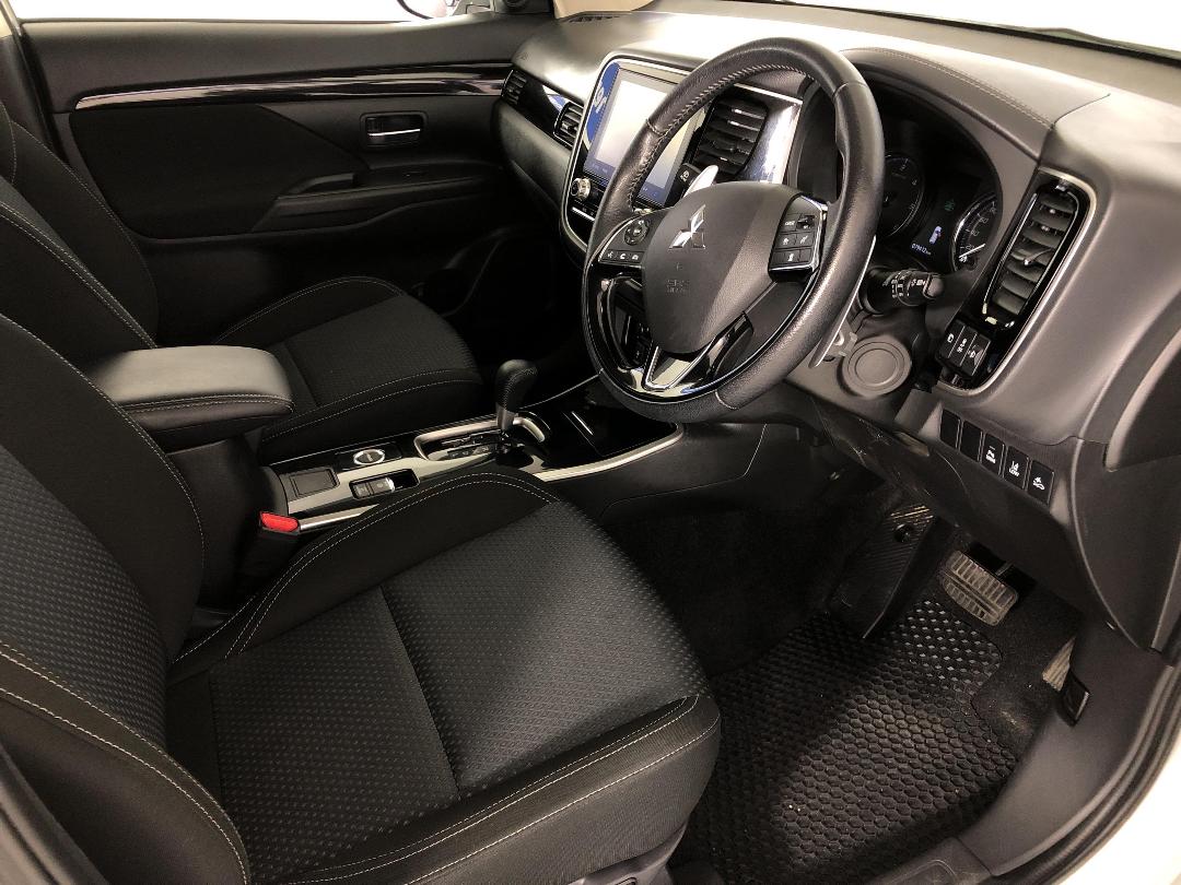 Photo '16' of Mitsubishi Outlander